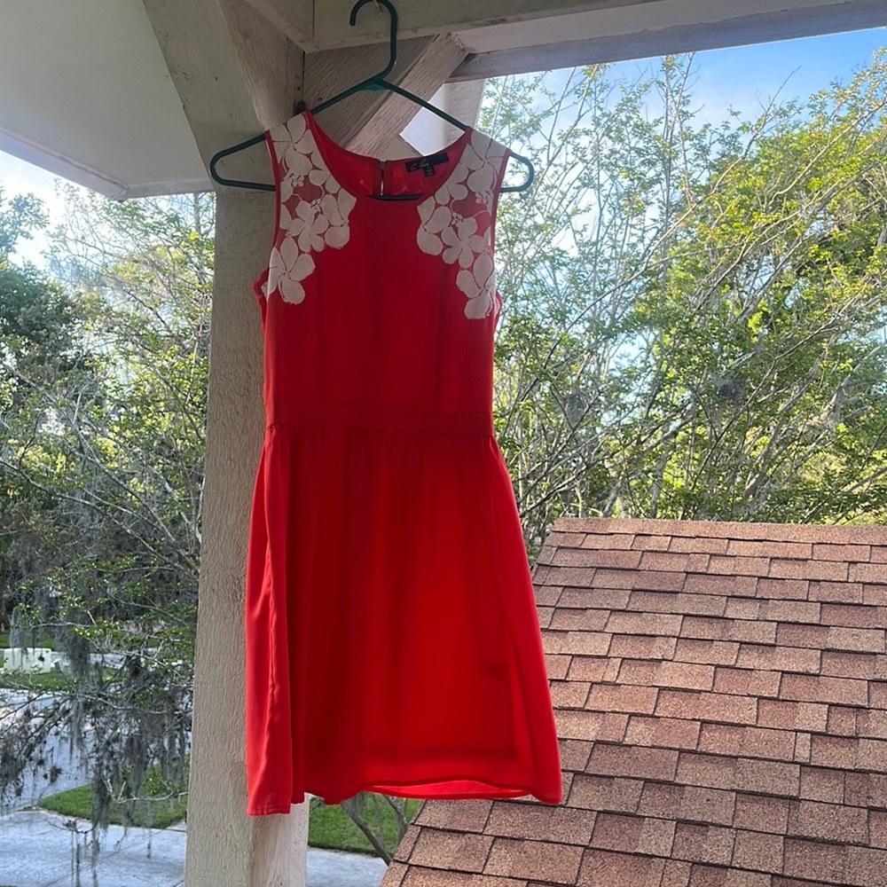 Small orange+white flower design ’C. Luce’ dress